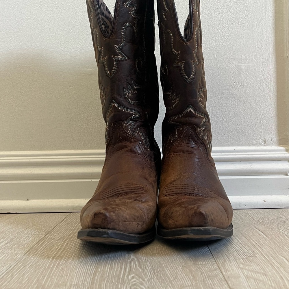 Laredo Brown Heeled Boots with Classic Western Design